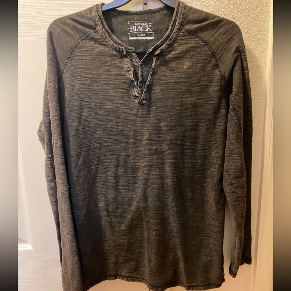 Buckle brand, Black distressed Long Sleeve